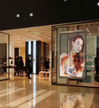 High Performance Indoor Virtual Production P3.91-7.82 Curtain Film Transparent  LED Display